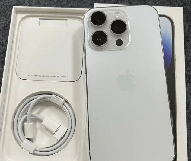 苹果13pro韩版无锁:粉丝买二手iPhone4Pro 256GB，成色极品，辨识度高，值得入手！