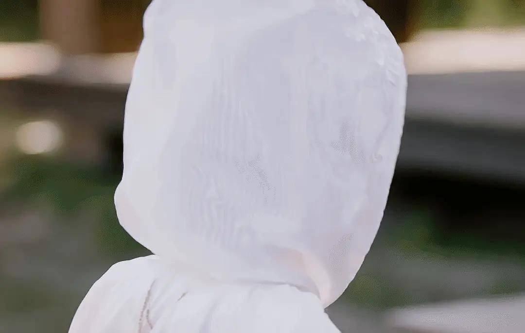 简单版的鬼步舞小苹果:盘点古装剧里的经典好看的白衣美女造型-第38张图片-太平洋在线下载